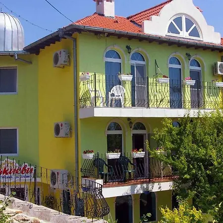 Yanakievi Oda ve Kahvaltı Balçık